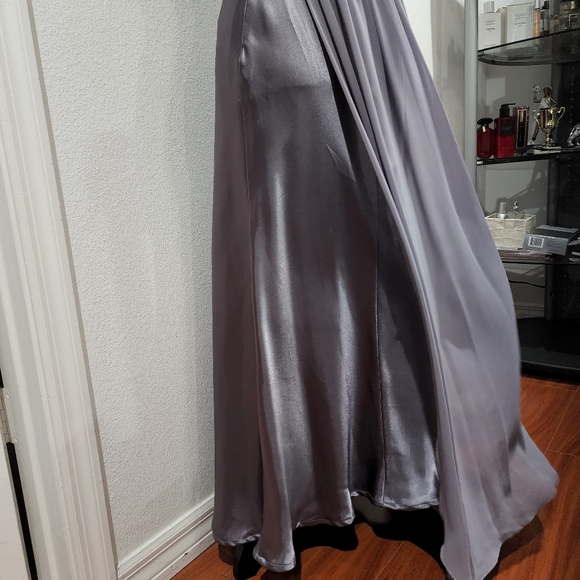 One shoulder ruched nylon  overlay, flowing stain gown. - Picture 6 of 8